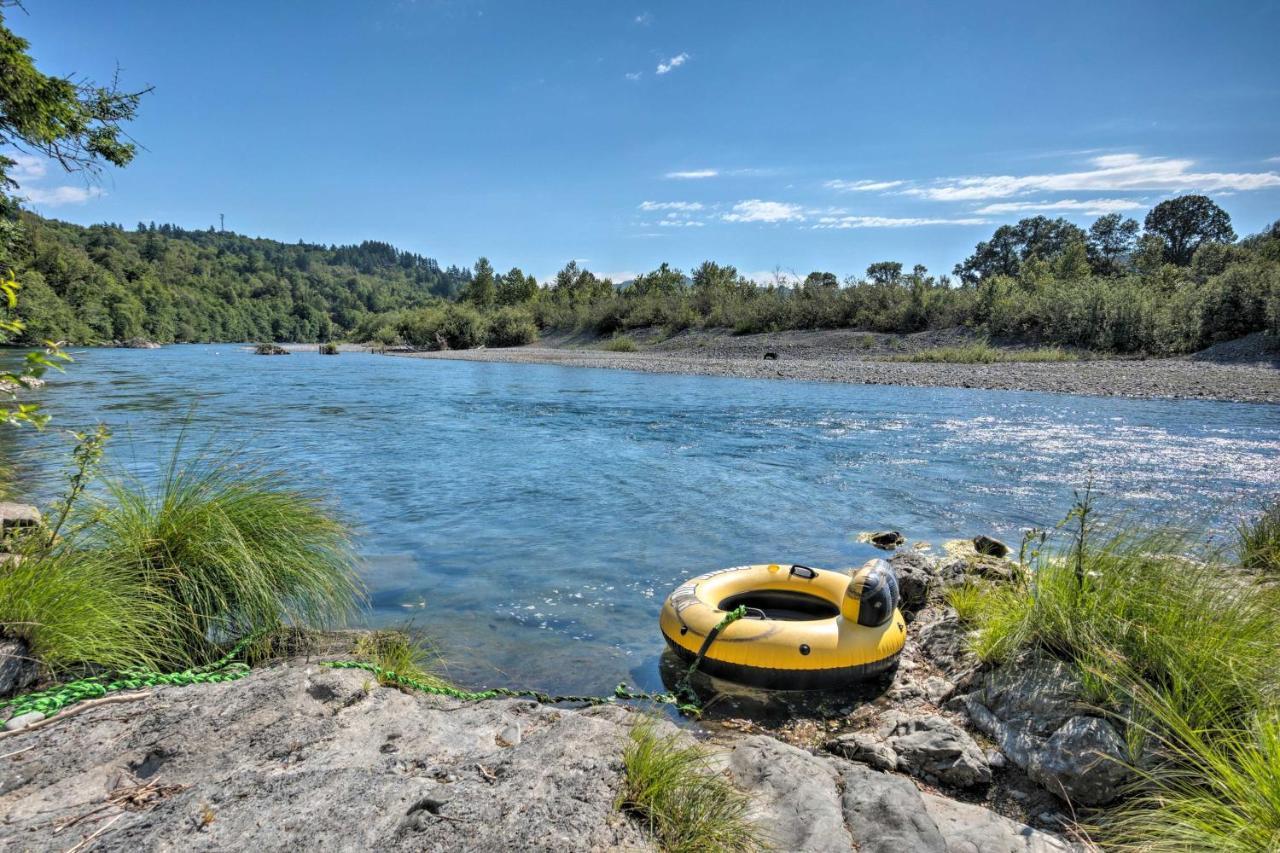 Quaint Riverside Reprieve With Kayaks And Floats! Brookings Luaran gambar